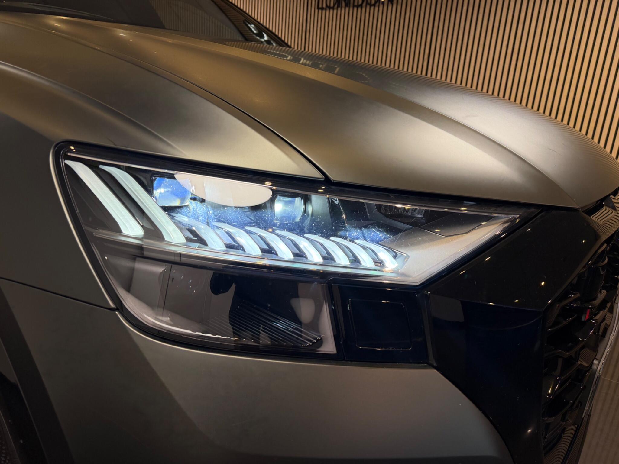 Audi RSQ8